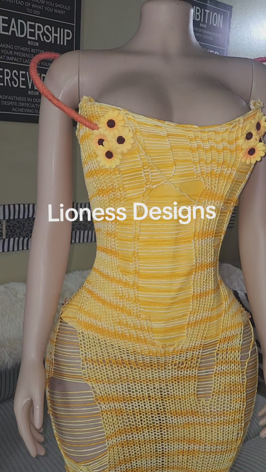 "Garden"Knitted Gown